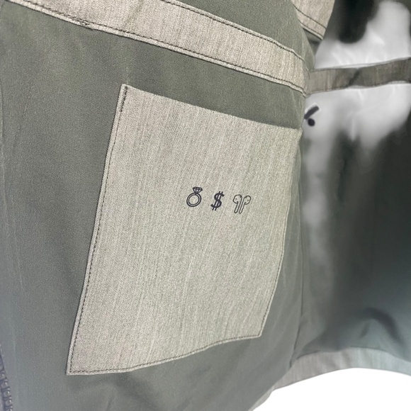 FIGS Page Scrub Jacket in Moss Size L - Picture 12 of 15